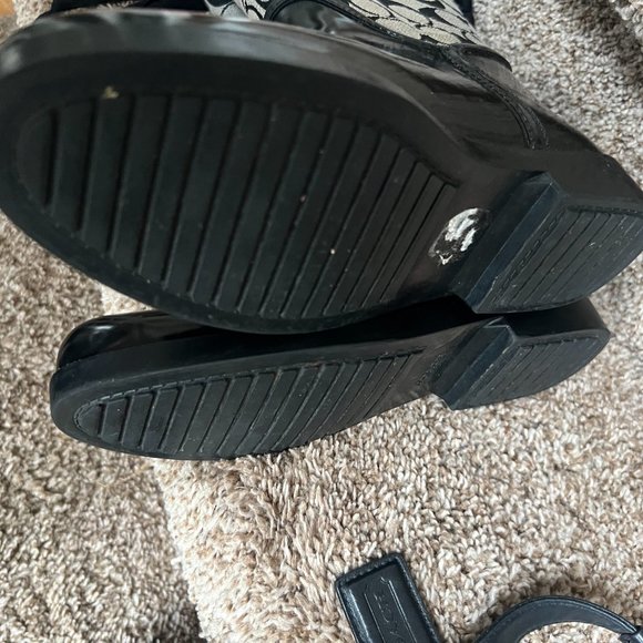 Coach Women's Monogram Canvas Boots and Handbag Lot - Picture 11 of 16